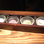 天ぷら新宿つな八 粹 - 4種の塩