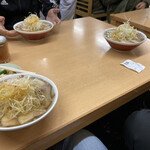 坂内食堂 - 来ました、ネギチャーシュー3人前！