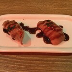 Niku Bisutoro Izakaya Baison - 炙り和牛肉寿司