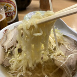 坂内食堂 - 麺もチェーン店のとは異なり印象。
