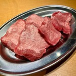 ホルモン青木 - 厚切り牛タン 1300円