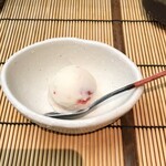 すし匠 - 苺練乳アイス