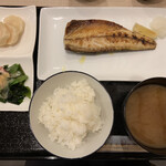 Vegi&Fish - 焼き魚定食 サバの塩焼(選べるお惣菜2品:ぬか漬け大根・絹さやとわかめ酢)