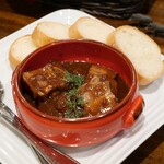 野生肉料理専門 じびえーる - 猪肉の赤ワイン煮