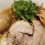 麺屋 六感堂 - 歳末特選らーめん 黒＋味玉
