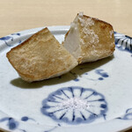 165454479 - 磐田産海老芋の唐揚げ
                      静岡県磐田市は海老芋の生産量が日本一なのです！
                      一度お出汁で炊いてから唐揚げに、自然な甘みがありほくほくと、海老芋は本当に美味しいですね、私も連れも大好きです♪