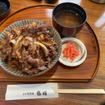 Buta sute - 牛丼（上）￥1,600-