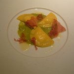 タニーチャ - パスタ１：ブラータを詰めたメッツァルーナ(2012.12)