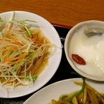 中華厨房　旺福来 - 旺福来 ＠本蓮沼  定食に付くサラダとソフト杏仁豆腐