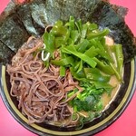 家系ラーメン王道 いしい - 豚骨醤油ラーメン並盛＋のり・きくらげ・茎わかめ増し