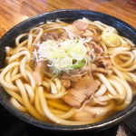 多古爺 - 奥様オーダーの「肉うどん」。
こちらも麺は柔らかめ。