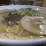 西新亭 - 豚骨ラーメン