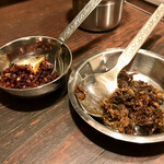 ダルバート食堂 - トッピングアチャールはティムらコチョップとグンドゥルック