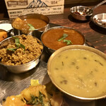 ダルバート食堂 - 年越しスペシャルダルバート カレー&ダル