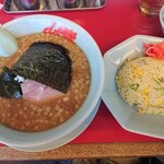 ラーメン山岡家 - プレミアム醤油とんこつ  半ライスセット 1,000円(税込)、チャーハン 340円(税込)