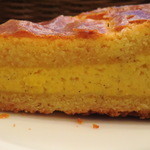 パティスリー イル・プルー・シュル・ラ・セーヌ - 側面