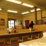 Tonkatsu Katsuya - カウンター席メインの店内