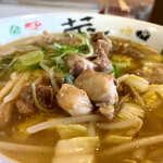 札幌ラーメンくまっ子 - 地鶏らーめん800円＋大盛100円