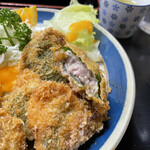 Kiyohira - しそヒレカツ定食 1830円
                ヒレカツ断面アップ