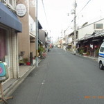 森林食堂 - 京都の街並みに溶け込んでいます。