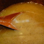 麺や　つるり - トンコツ＋鰹節粉のあっさりスープ