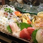 魚河岸寿司 - 凄まじいサービス精神です＾＾；