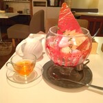 CAFE KATSUO - ■紅玉リンゴと紫芋のパフェ■生姜の紅茶
