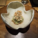 Washokukappou Yamaboushi - 豆モヤシと青菜の胡麻和え。説明は無かったが上に乗ってる白いヤツは水切りして絞った豆腐。