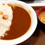 すき家 - フライドにんにくカレー(大盛)・味噌汁