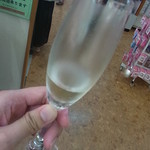 ギャラリー ガレリア 売店 - 冷えたグラスで美味しくいただきました