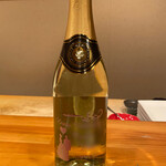 龍文支店 - K様に結婚祝いで頂いたシャンパン