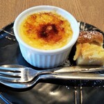 おしゃらぐキッチン - カタラーナとサービスのリンゴケーキ