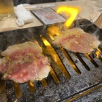 広島ホルモン・冷麺・元祖たれ焼肉 肉匣 - コウネは広島では定番か