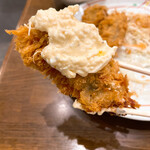 巣鴨ときわ食堂 - 【2021年12月】カキフライ＠1,050円、タルタル＠80円。タルタルたっぷりが旨いんです(^o^)丿