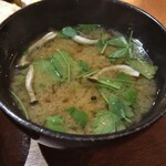 繭蔵 - "豆腐しめじ三つ葉の味噌汁"