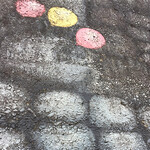 坂本商店 - お隣両国駅のガード壁の抽象壁画。結構力作です