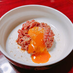 味楽苑 - 和牛炙りユッケ 1650円