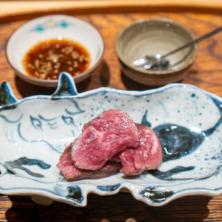 肉割烹 上 - 牛たたき カイノミ　三田牛月齢34ヶ月 生姜醤油