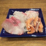 ディオ - 買ってきた刺身をカットしました(2021.12.31)