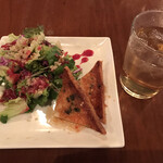 Monsoon Cafe - ランチセットのサラダと海老パン ジャスミン茶