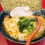 横浜ラーメン おか本 - 料理写真:ラーメン並650円