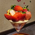 ICHIGO - プレミアムいちごパフェ