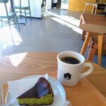My Home Coffee, Bakes, Beer - ■抹茶とあずきのチーズケーキ