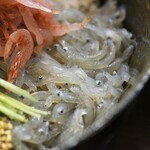 Dom Buri Semmon Ten San Zoku - 海鮮ざんまい丼