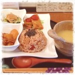 リッツン - 雑穀玄米のもっちりした食感は他では味わえない！りっつんのランチプレート。