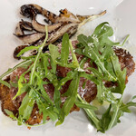 A e B - ミルクフェッド仔牛カツレツ