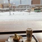 スターバックス・コーヒー - 背景は2022.1.1の秋田駅前