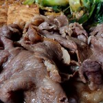 かずさ和牛工房 - Ａ５・リブロース670ｇのすき焼きのアップ