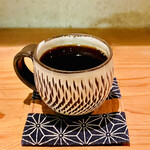 Kafe Kari Renge - ◎コーヒーは酸味と苦味のバランスが良くコクがあり美味い。コーヒーカップは信楽焼き。