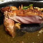 カンテサンス - ホロホロ鳥の３時間ロースト　フォンドボーのソースと共に